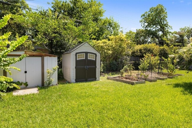 Building Photo - 1206 Larkwood Dr