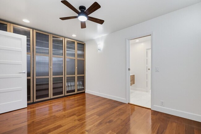 Building Photo - 1470 Rosecrans St