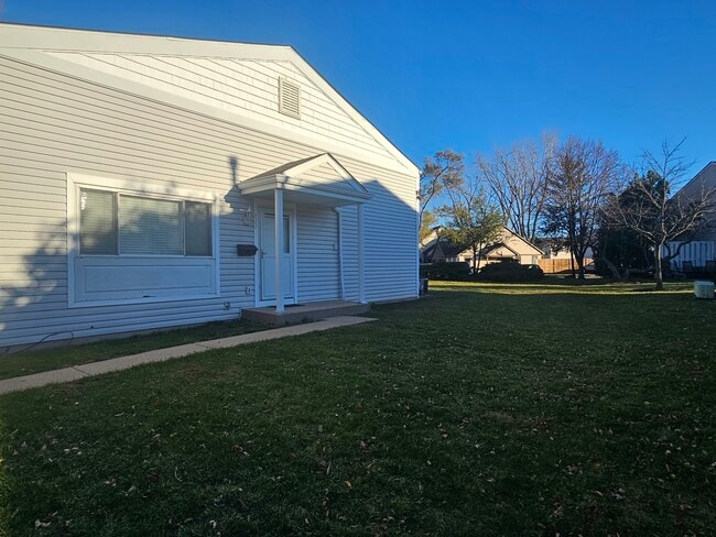 Building Photo - 811 Cambridge Pl