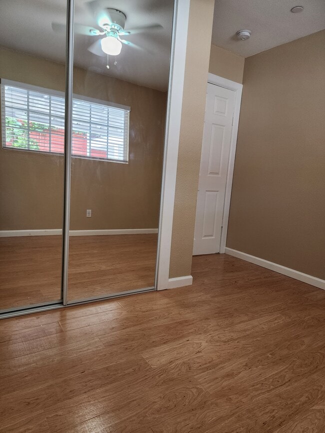 Building Photo - 504 Carlsbad St