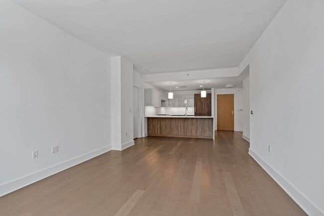 Building Photo - 9 Ave at Port Imperial