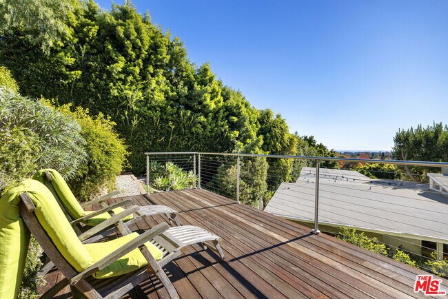 Building Photo - 11215 Sunset Blvd