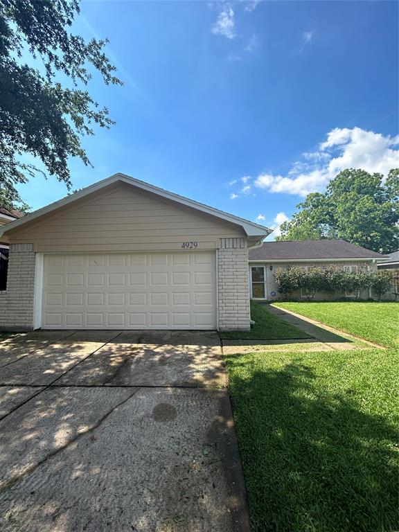 Building Photo - 4929 Meadow Pl Dr