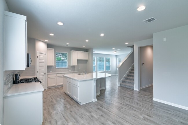 Building Photo - 124 Driftwood Hills Way