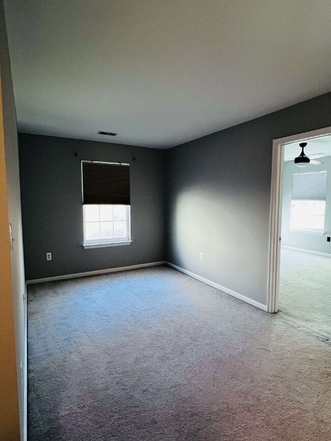 Building Photo - Move-in Special: HALF OFF off of the first month's rent! Stunning 4-5 Bedroom Home for Rent in En...