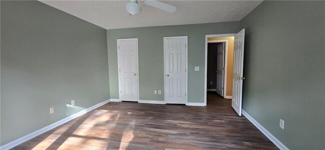 Building Photo - 10420 Summer Creek Dr
