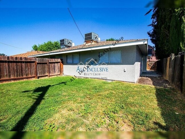 Building Photo - Gorgeous Duplex in Rancho Cordova!