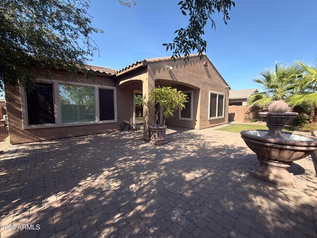 Building Photo - 15959 W Cameron Dr