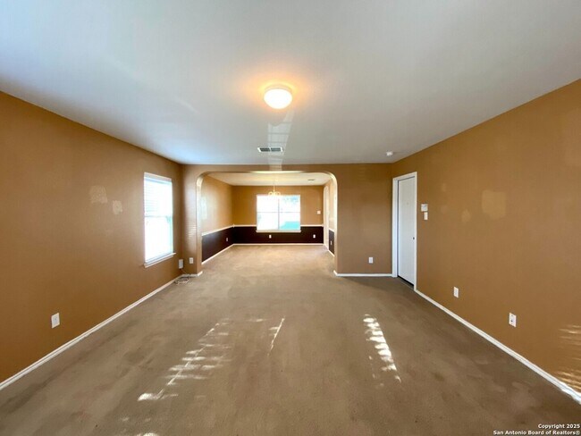 Building Photo - 215 Coopers Hawk