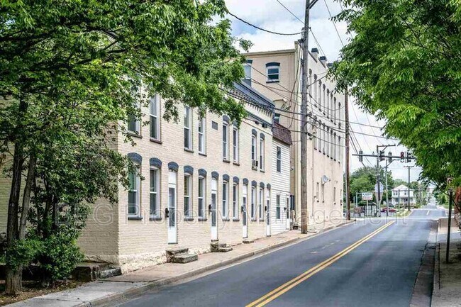 Building Photo - 20 W Wolfe St