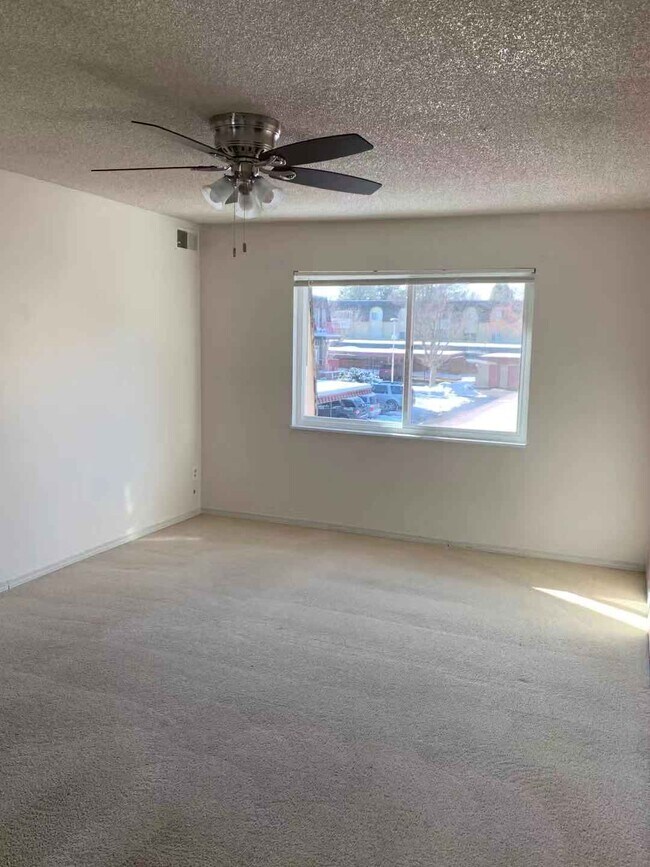 Building Photo - 10150 E Virginia Ave