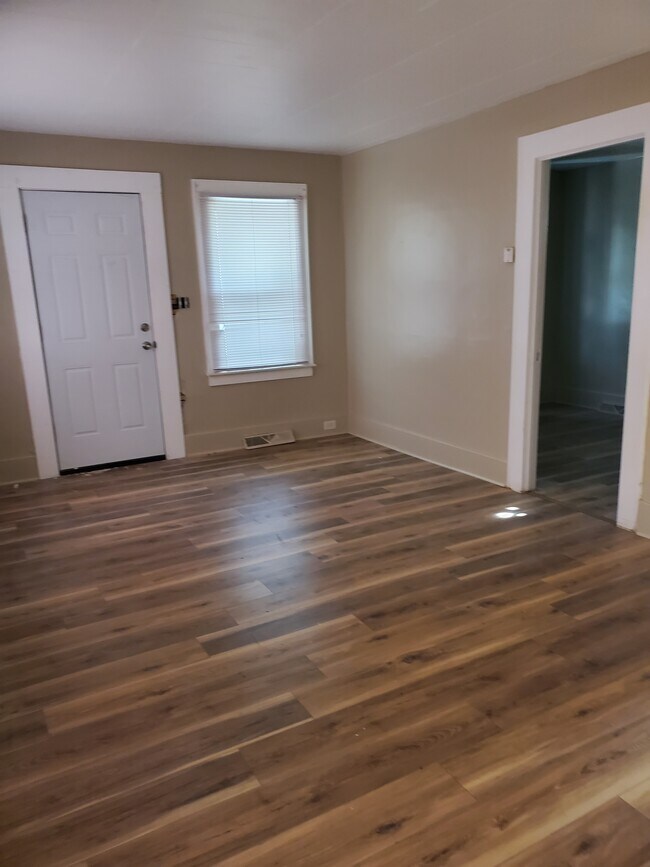 Building Photo - 110 Grove St