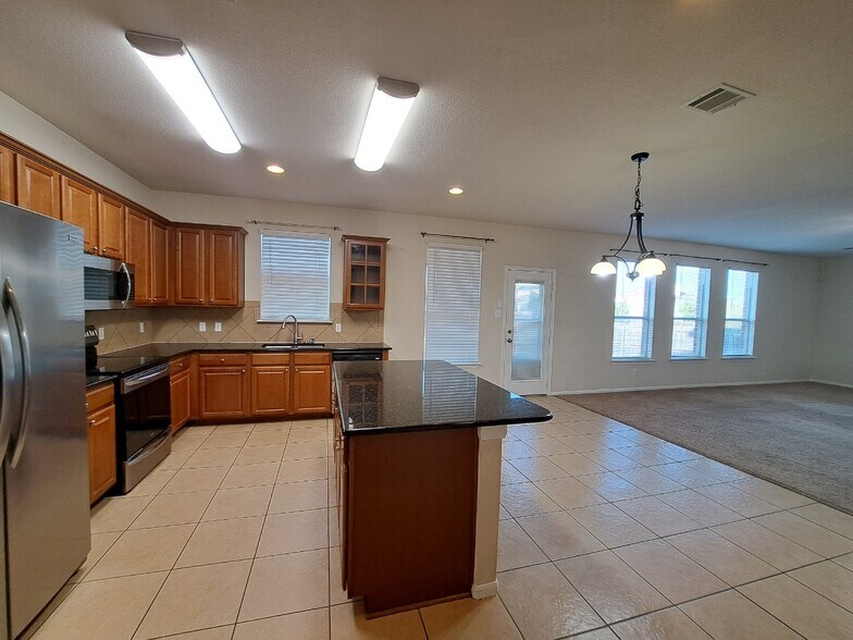 Building Photo - 829 Kachina Loop