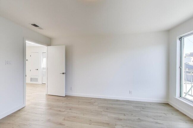 Building Photo - 2137 Lombard St