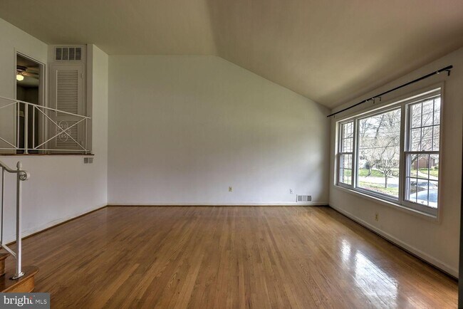 Building Photo - 4503 Gretna St
