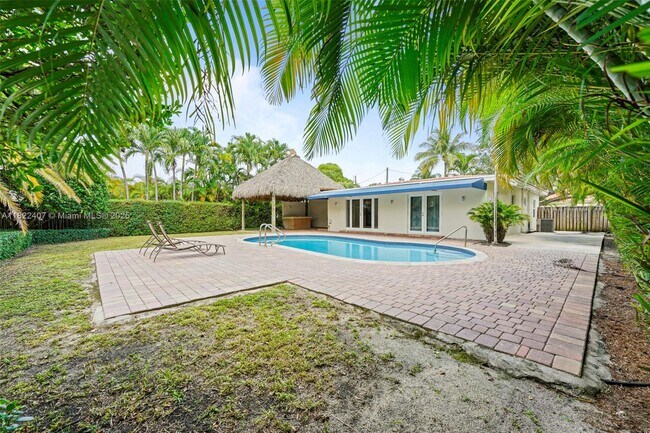 Building Photo - 12730 Ixora Rd