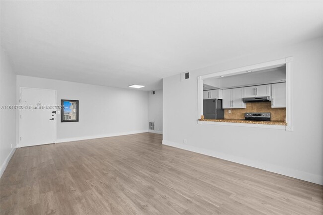 Building Photo - 137 Golden Isles Dr