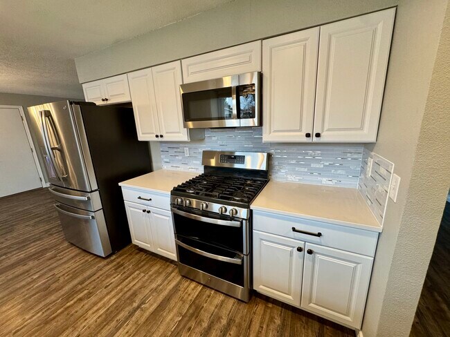 Building Photo - 2474 S Fairway Dr