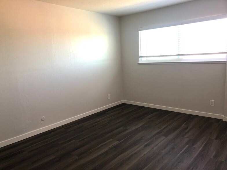 Building Photo - 504 Richmond Dr