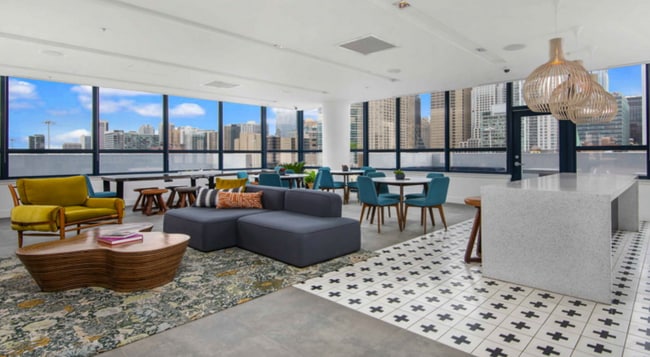 Building Photo - 779 W Adams St