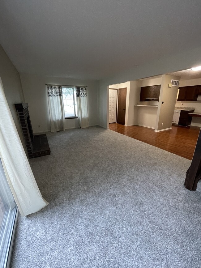 Building Photo - 2177 Woodleaf Ct