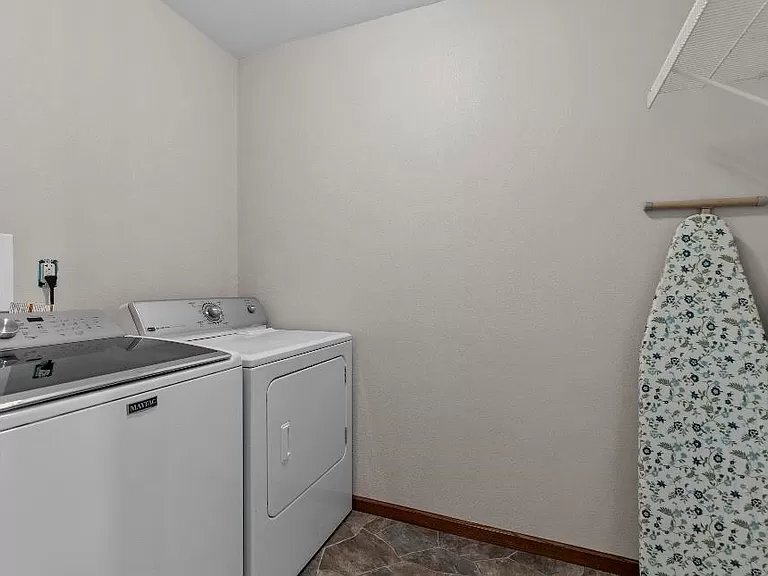 Building Photo - 225 Prospect St