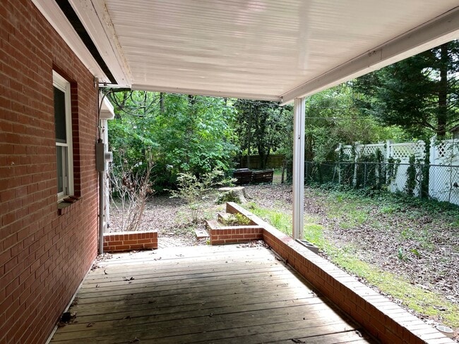 Building Photo - Beautiful 2 bed, 1 bath brick home! Located in Asheboro near McCrary Park!