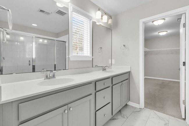 Building Photo - 1624 Shady Pine Rd