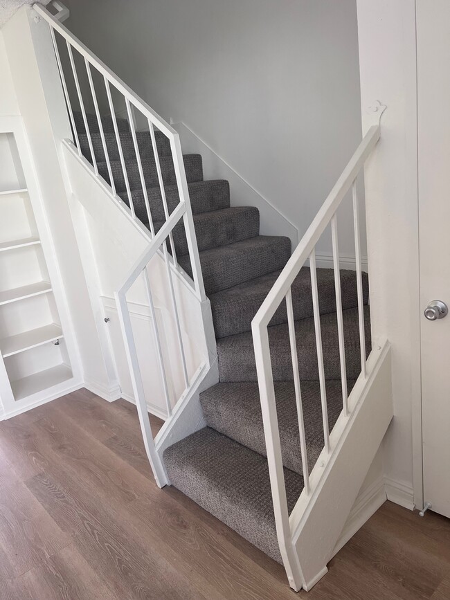 Beautiful new carpeting in staircase - 2356 Canyon Park Dr