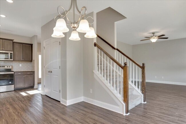 Building Photo - MOVE IN READY BY AUG - 1 -2026