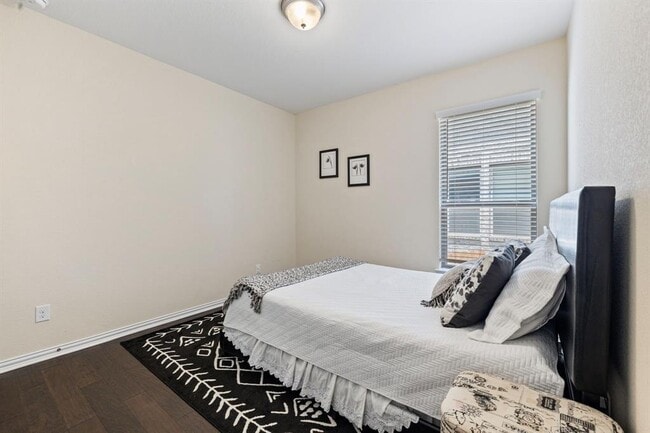 Building Photo - 7716 Pace Ravine Dr