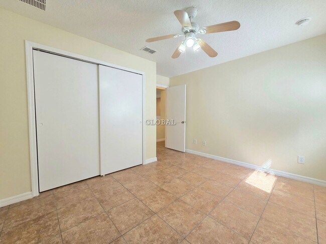 Building Photo - Majestic 4-Bed, 2-Bath Home in Avalon Park...