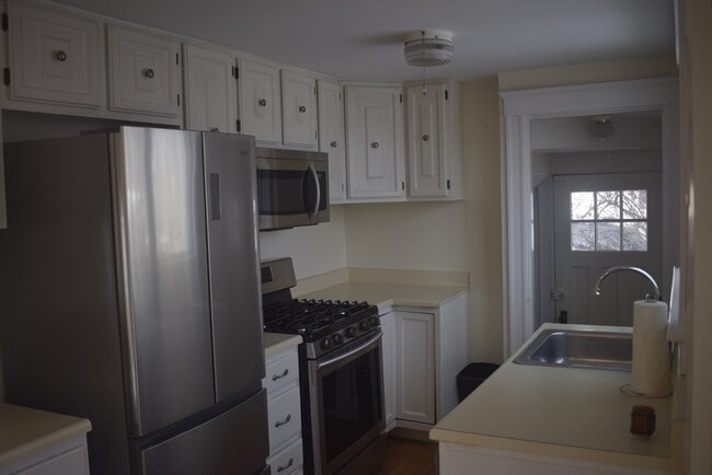 Building Photo - 60 Park St