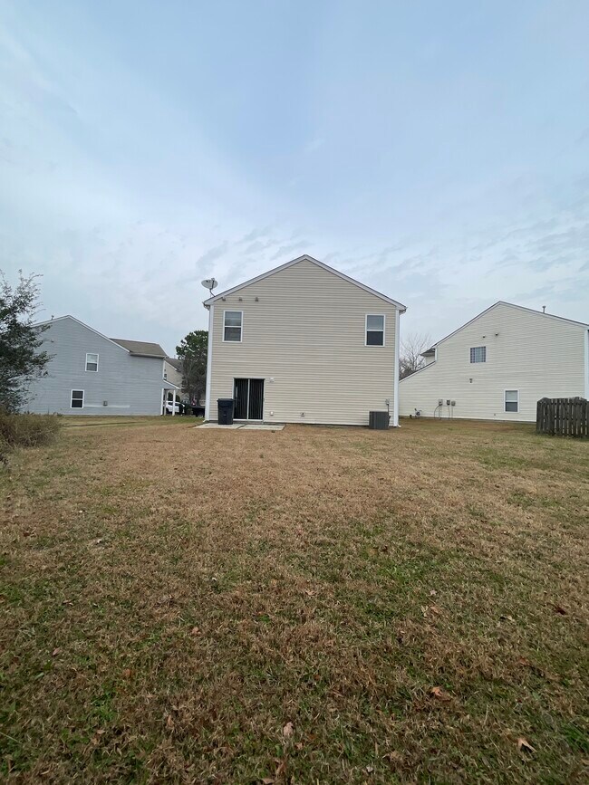 Building Photo - 4323 Leopold Pl