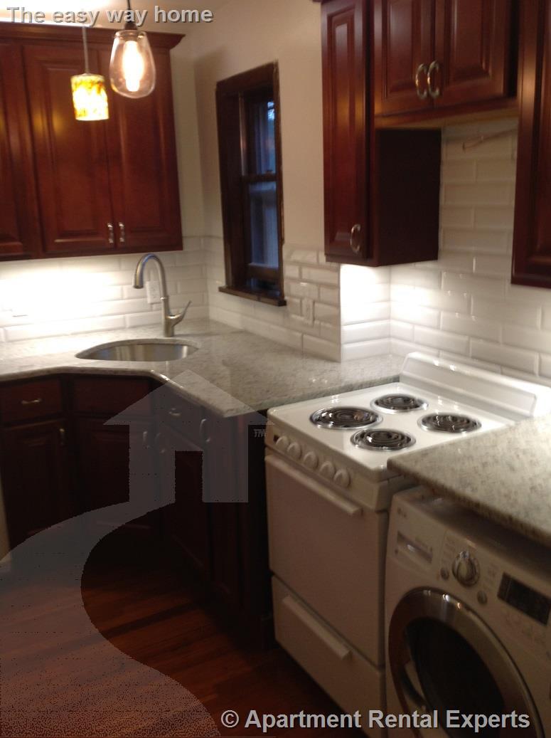 Building Photo - 26 Dover St