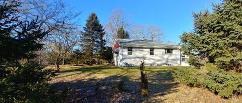 Building Photo - 28 Yellowbrook Rd