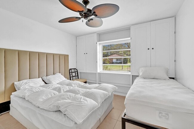 Building Photo - 313 NW 42nd St