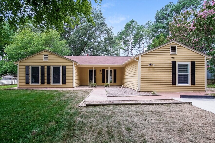 Primary Photo - 4501 Fox Rd