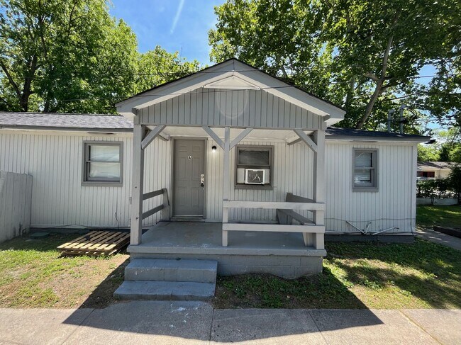 Primary Photo - 826 Winston Rd