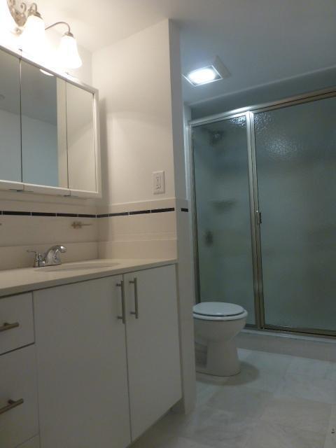 Building Photo - 457 Centre St