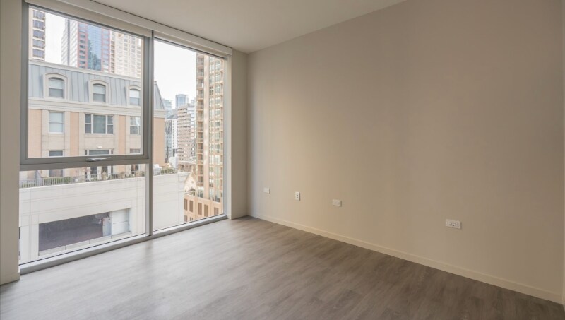 Building Photo - 711 N State St