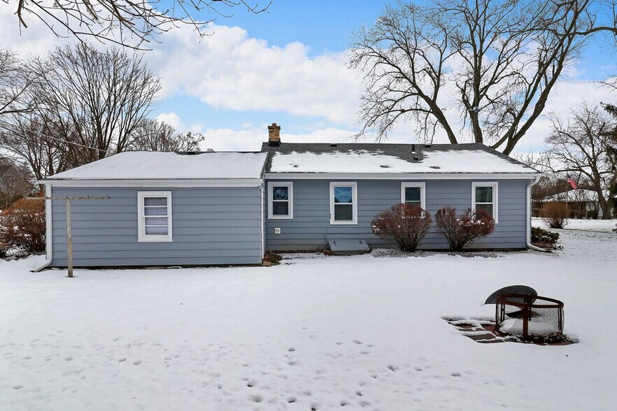 Building Photo - 3964 Grandview Ave