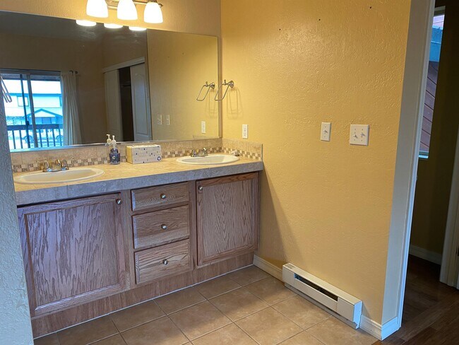 Building Photo - 73 Ace Ct