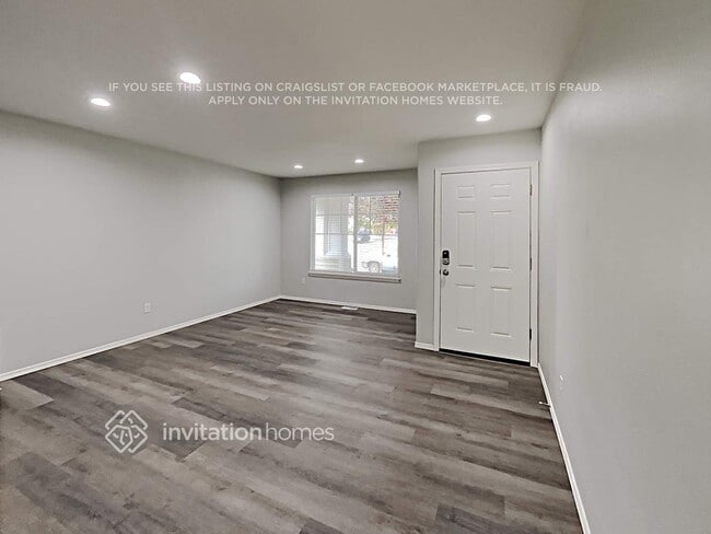 Building Photo - 36036 8th Ave SW