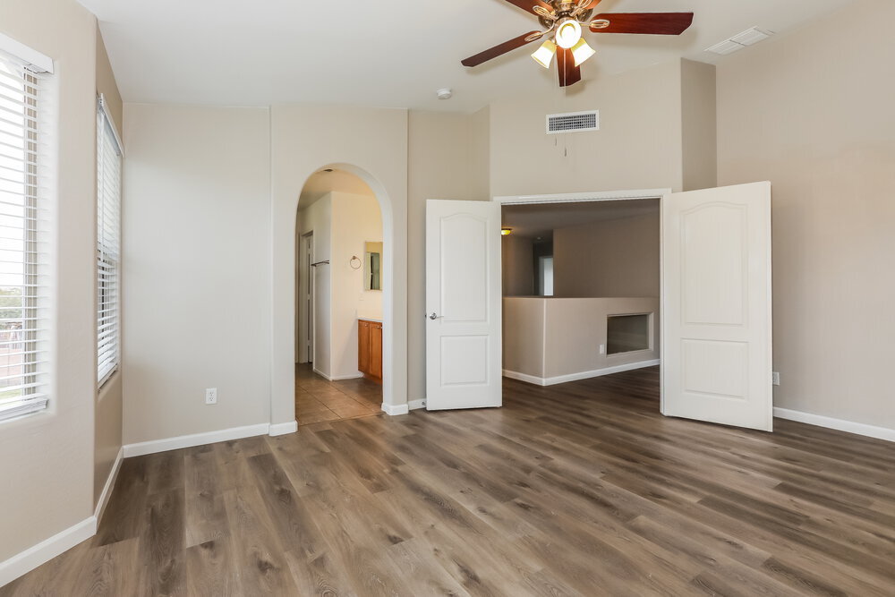 Building Photo - 9913 E Emelita Ave