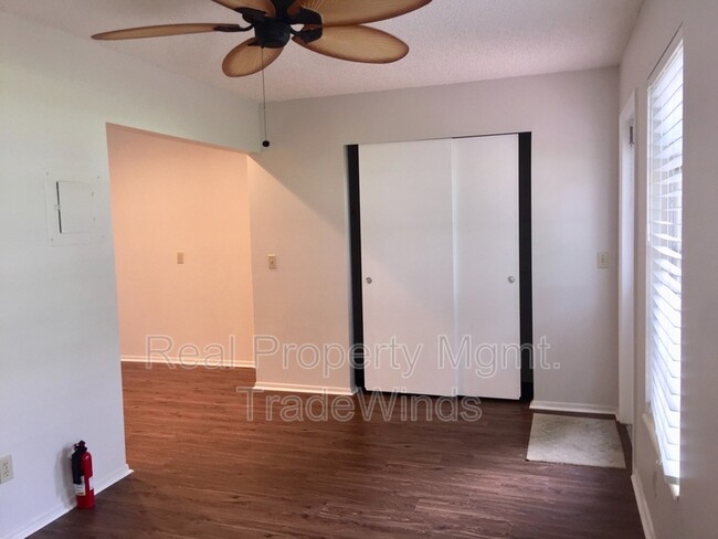 Building Photo - 2256 Spanish Dr