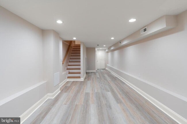 Building Photo - 919 Stiles St