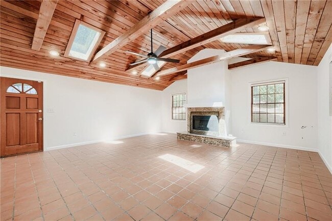 Building Photo - 1278 Fairhill Ln NE