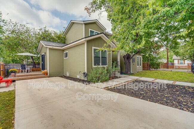 Building Photo - 211 Gibson