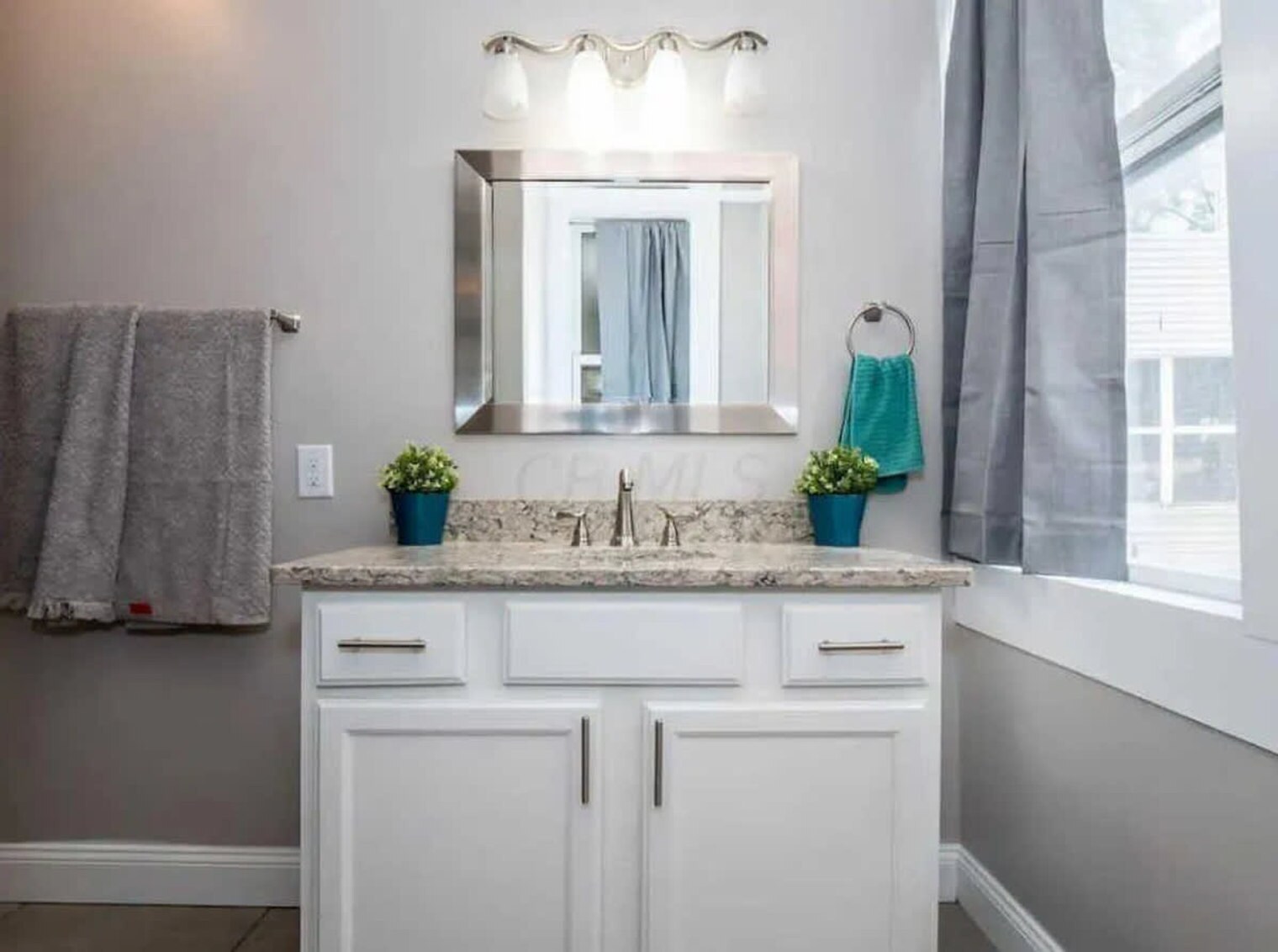 Building Photo - 1235 Highland St